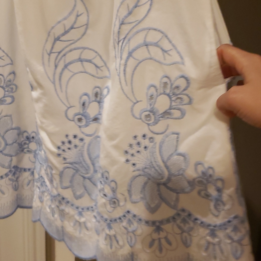 Dress - Picture 3 of 4